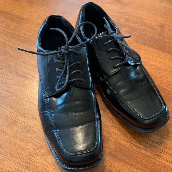 Boys black dress shoes - Picture 1 of 6